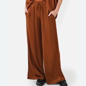 Stark X Burnt Orange Wide Leg Pants w Satin Feel & UT Texas Vibe, Size L, NWOT